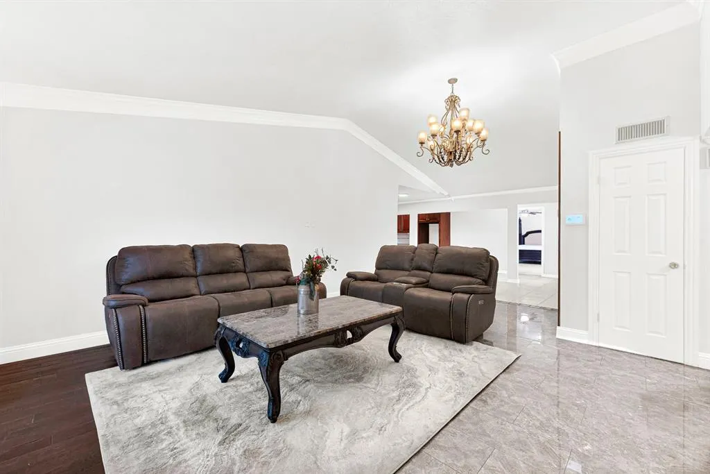 1405 Williamsburg Drive