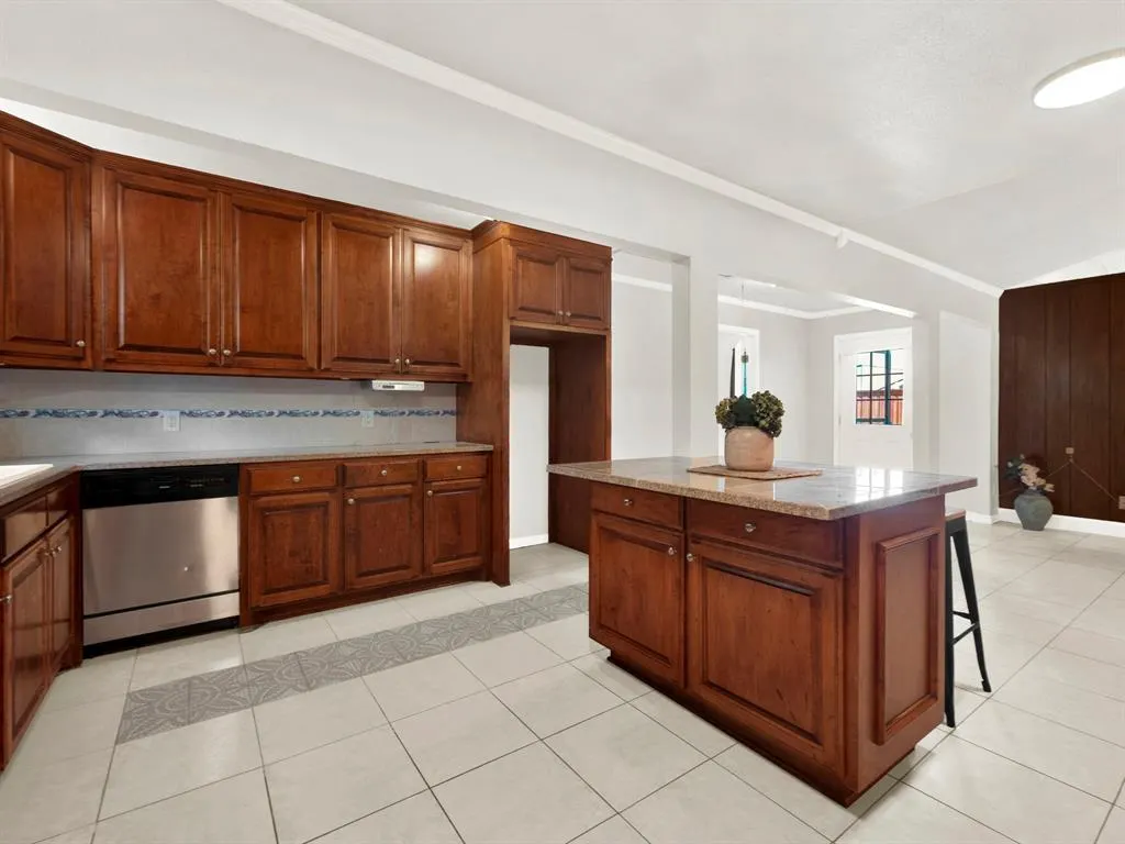 1405 Williamsburg Drive
