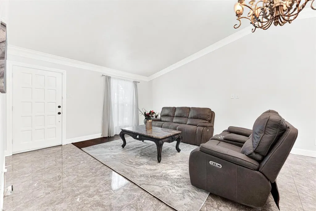1405 Williamsburg Drive