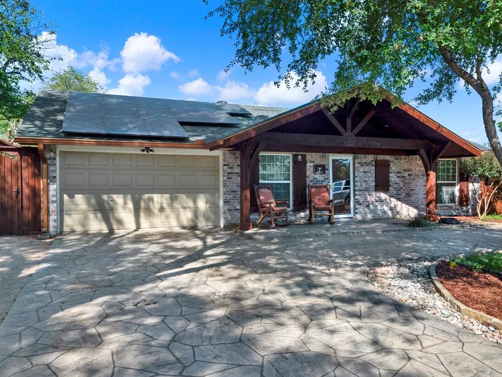 1405 Williamsburg Drive