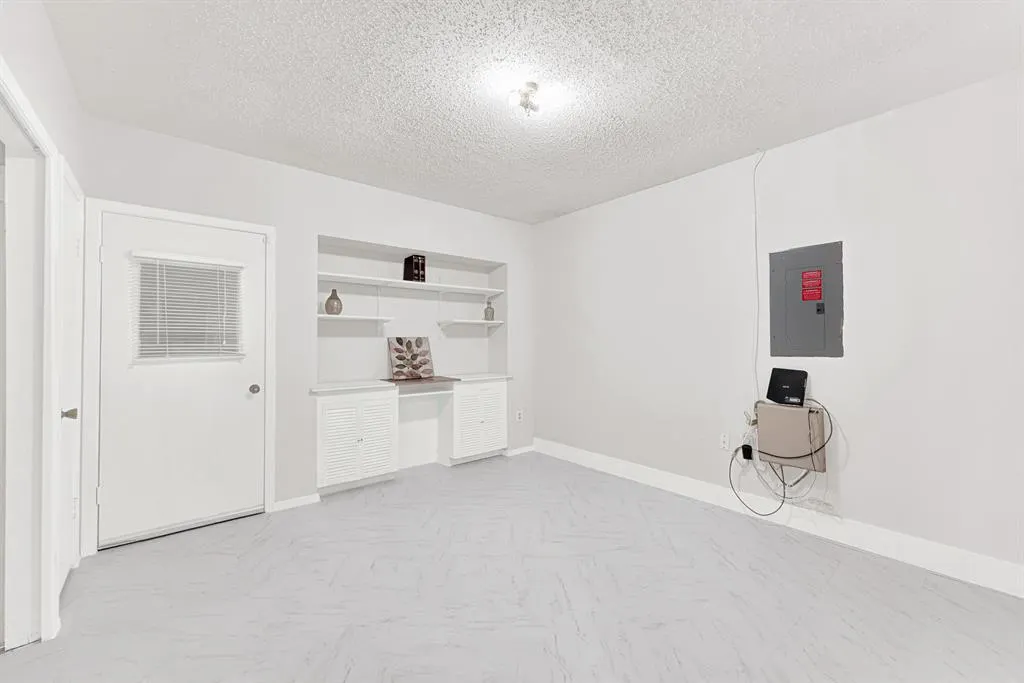1405 Williamsburg Drive