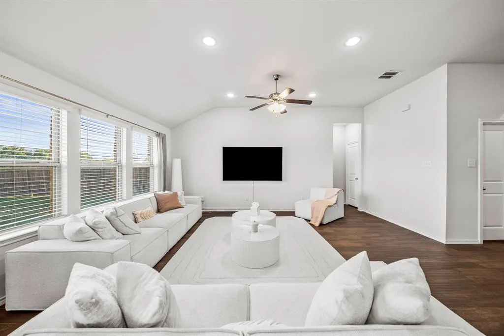 3806 Dogwood Road