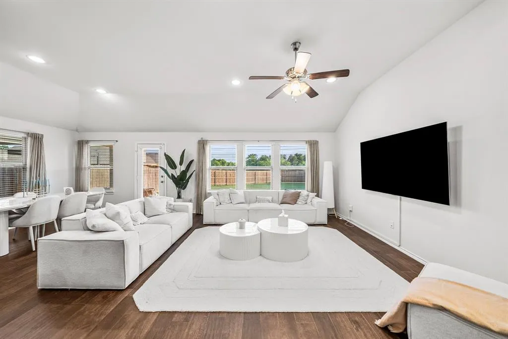 3806 Dogwood Road