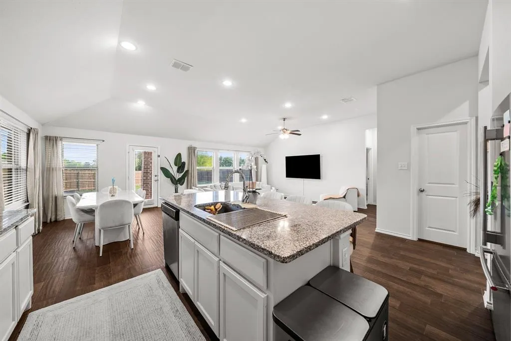 3806 Dogwood Road