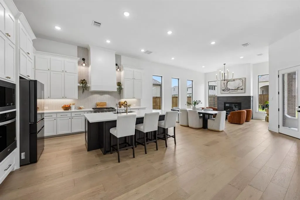 3140 Barclay Lane