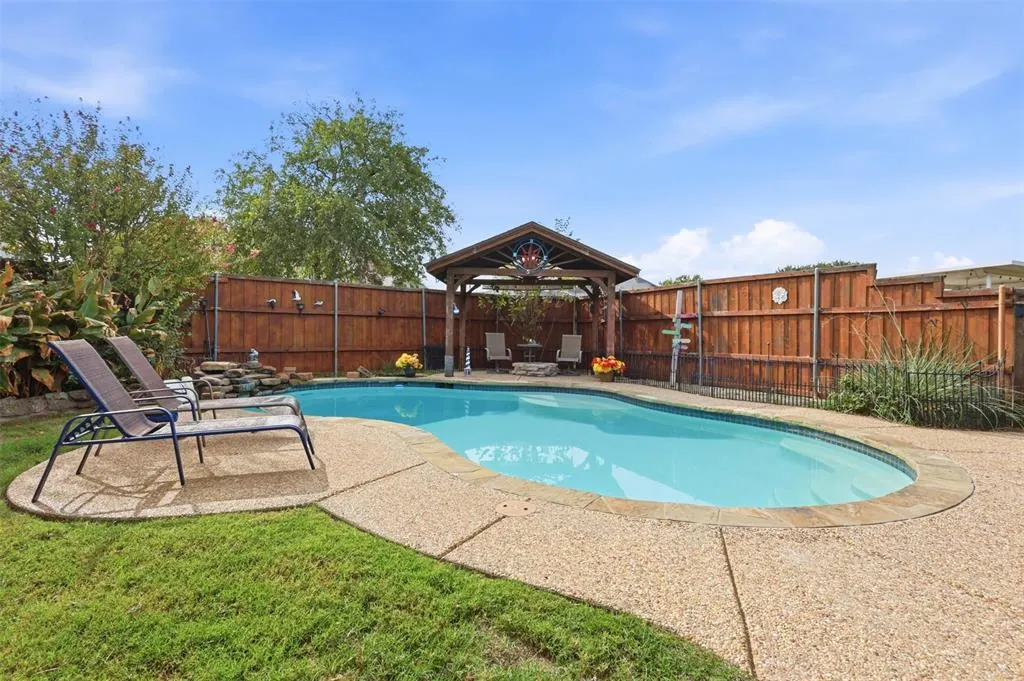 7605 Brookview Drive