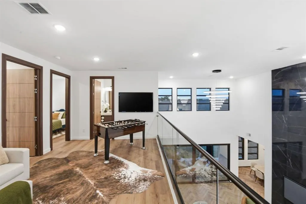 3906 Longhorn Road