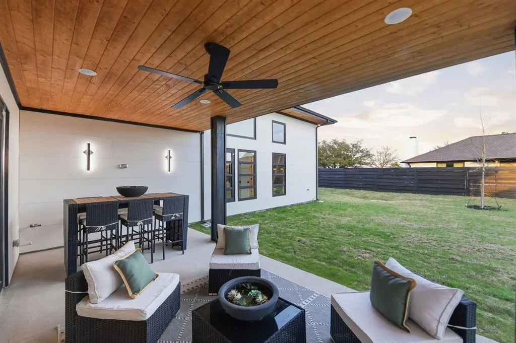 3906 Longhorn Road
