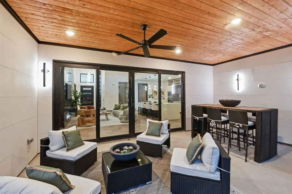 3906 Longhorn Road