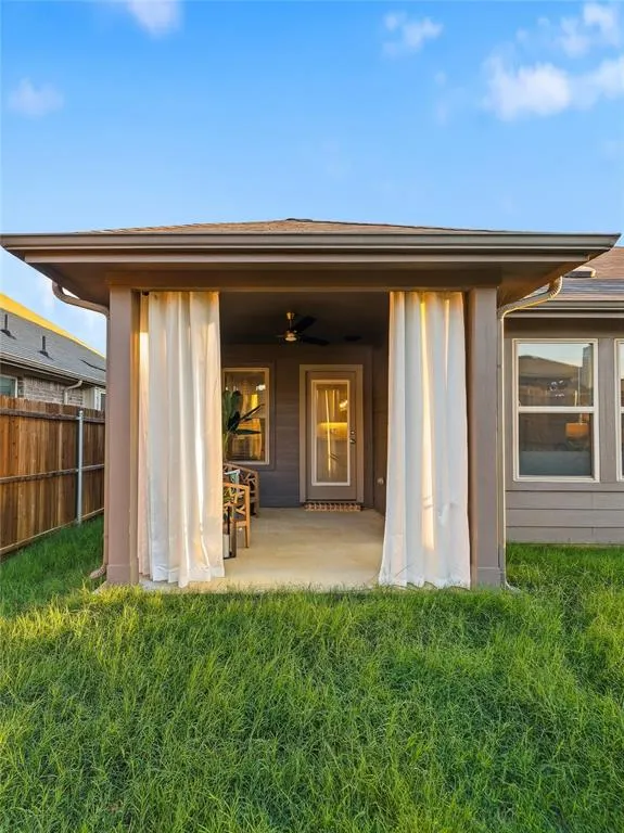 635 Frio Lane