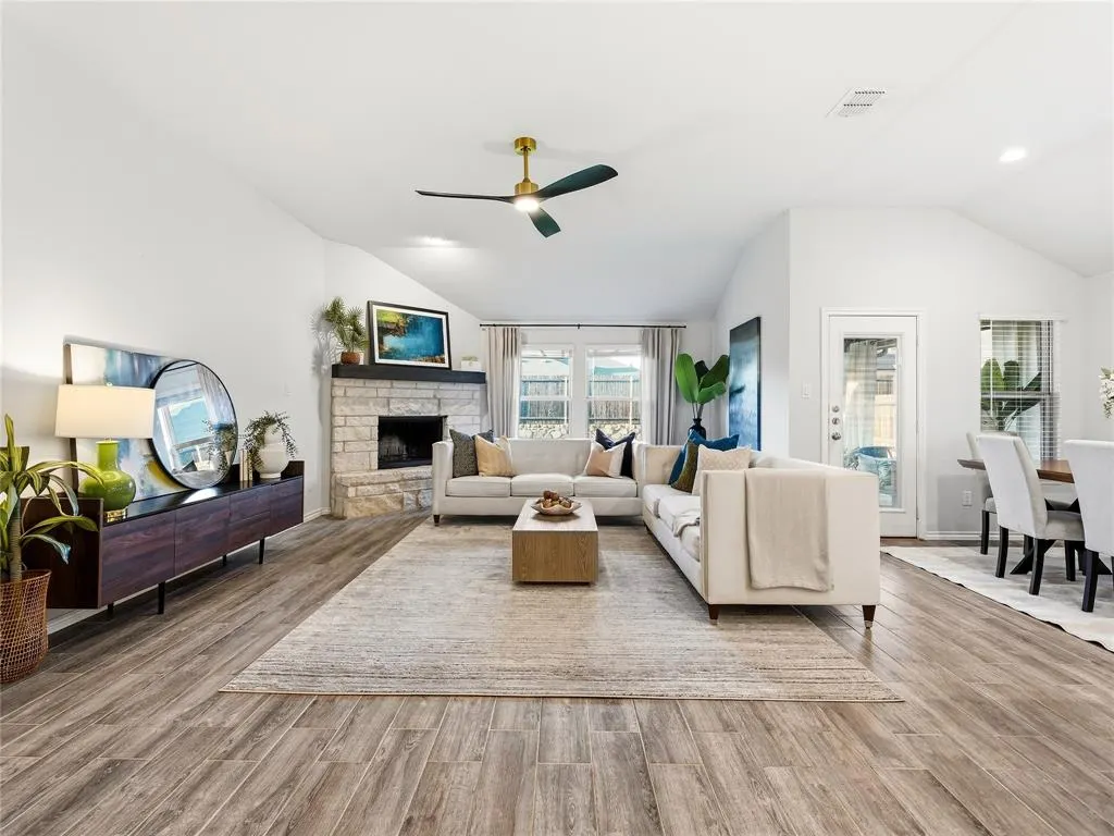 635 Frio Lane