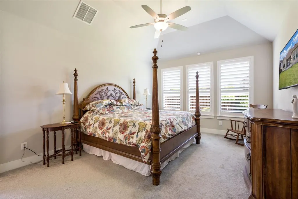 3900 Woodbine Lane