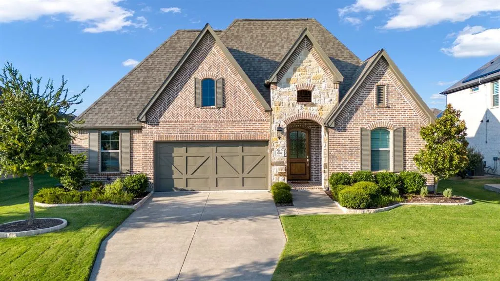 3900 Woodbine Lane