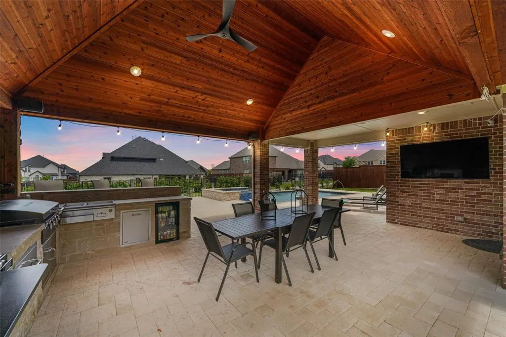 701 Featherstone Lane