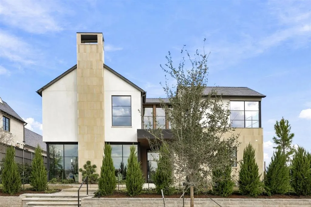 402 Edmonds Street