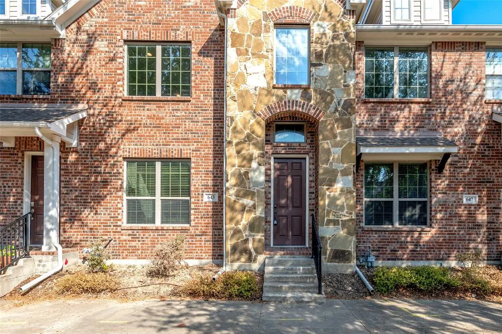 643 Matthew Place