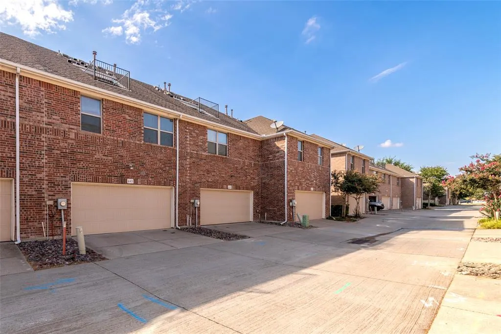 643 Matthew Place