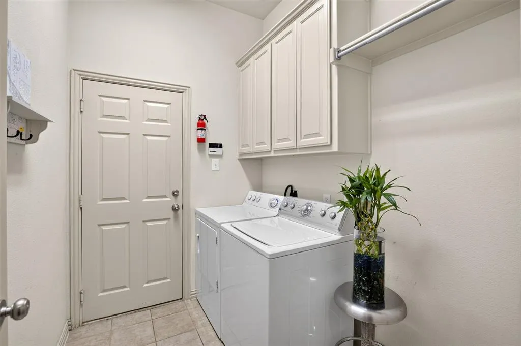 1125 Windmere Way