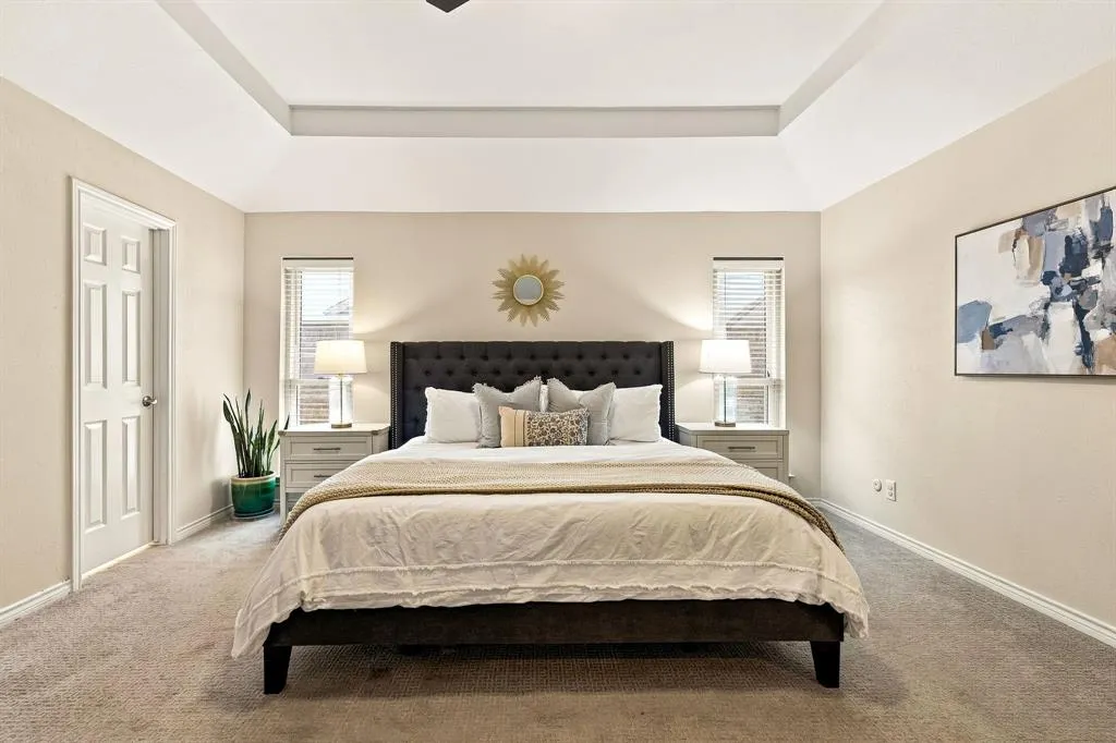 2206 Victoria Lane