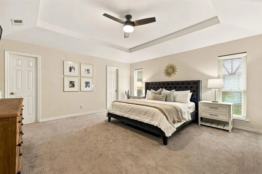 2206 Victoria Lane