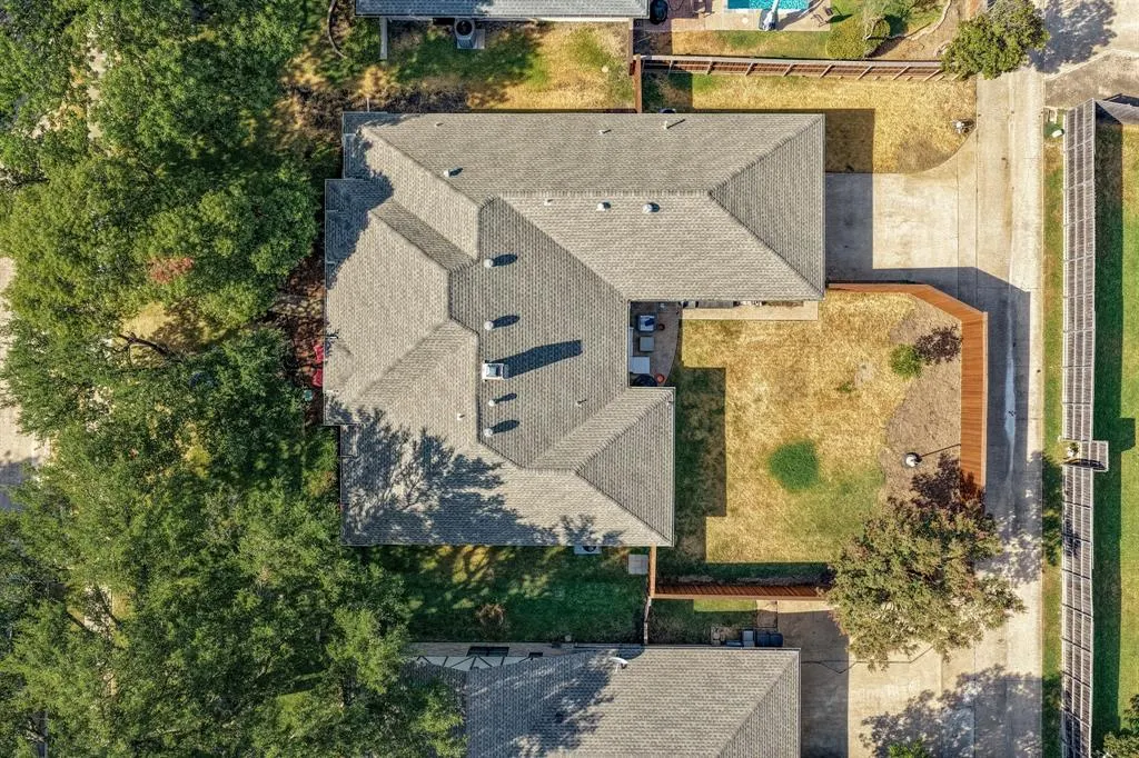 2206 Victoria Lane