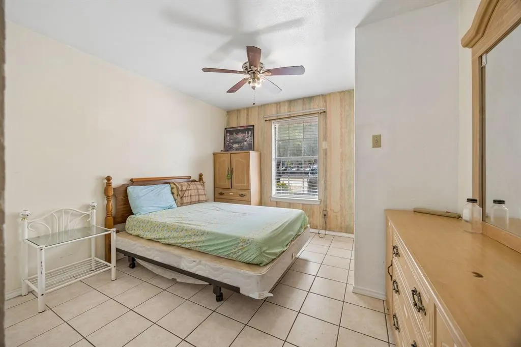1701 East Spring Valley Road