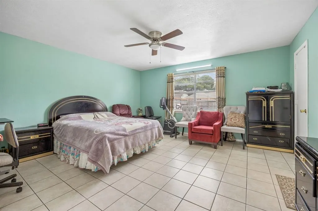 1701 East Spring Valley Road