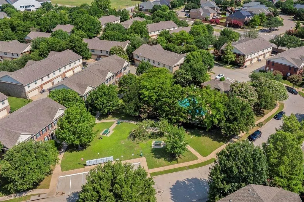 4152 Kyndra Circle