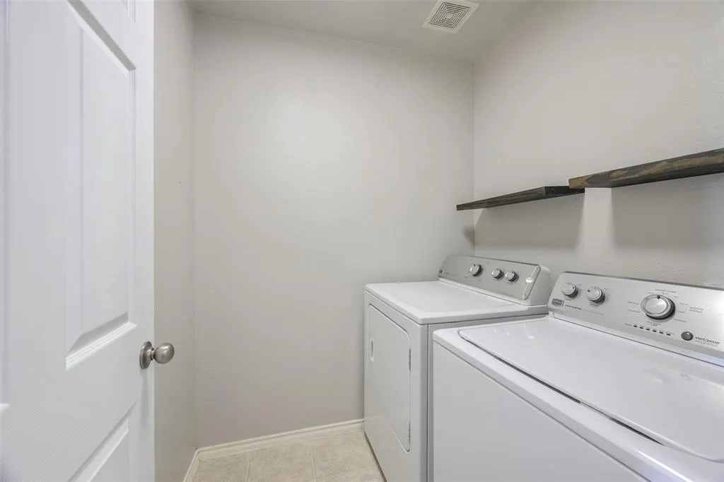 4152 Kyndra Circle