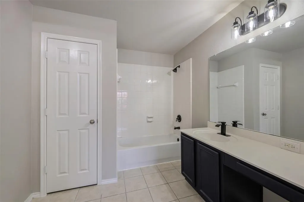 4152 Kyndra Circle