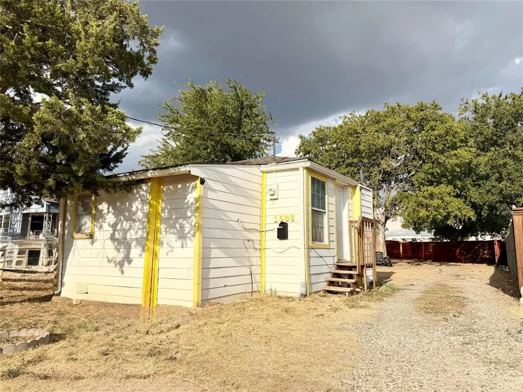 1008 G Avenue