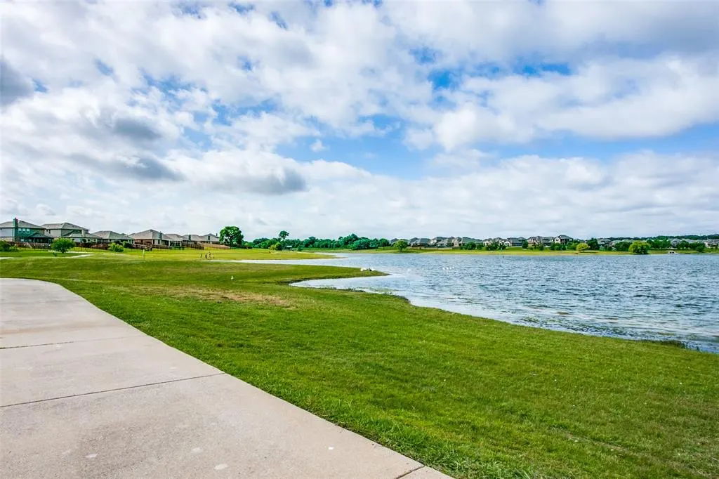 8304 Spitfire Trail
