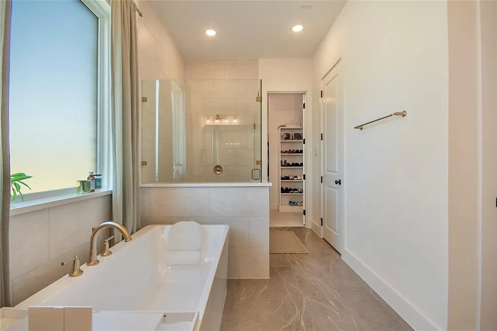 4228 Sunrise Lane