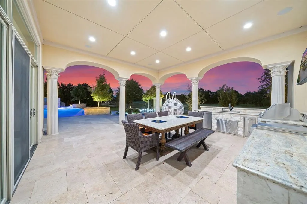 408 Lakeway Drive