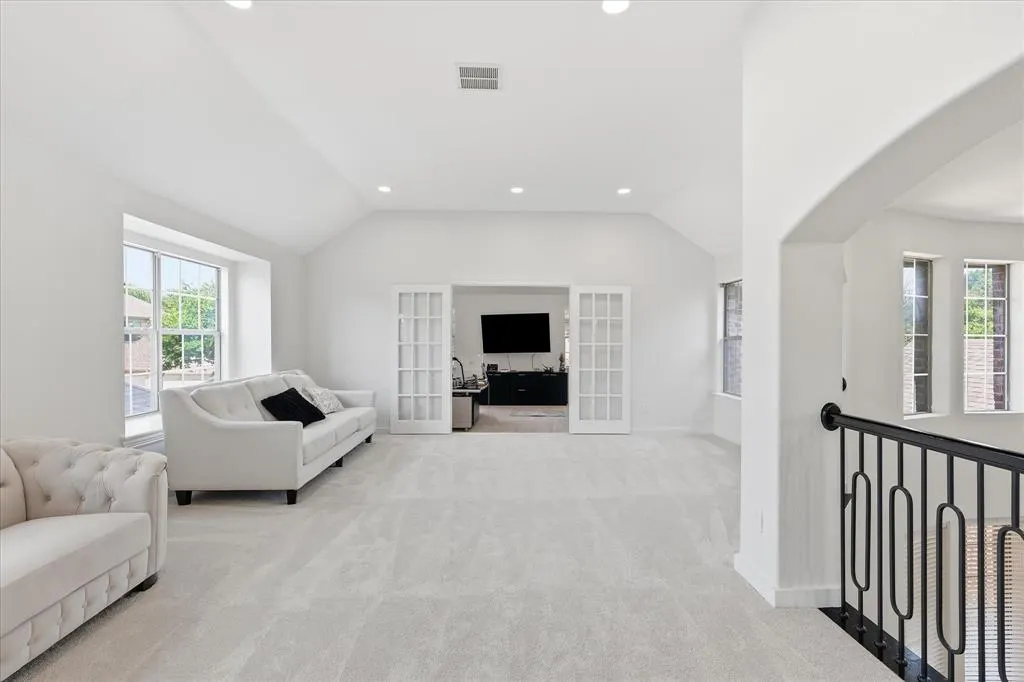 1106 Bridgeway Lane