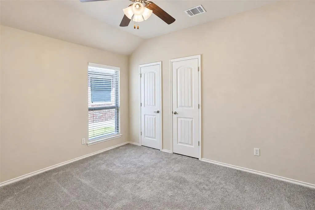2805 Leslie Lane