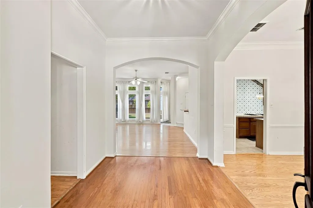 3617 Mackenzie Lane