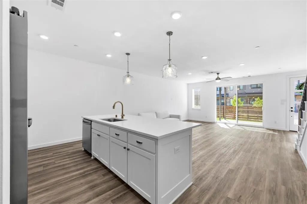 880 Dulaney Court