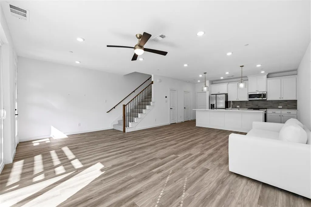 880 Dulaney Court
