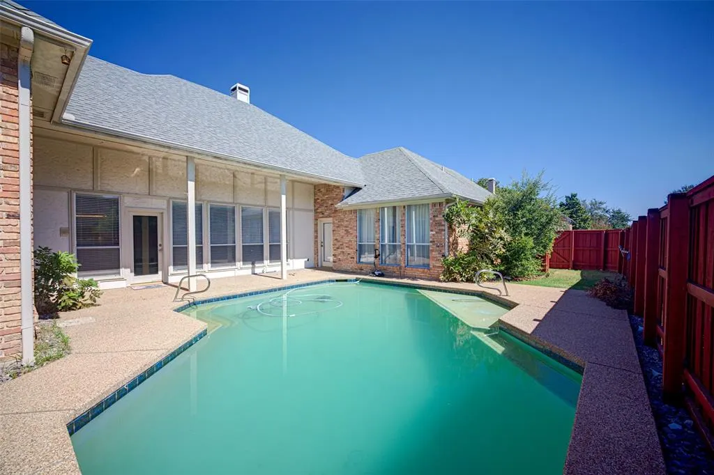 7200 Elmswood Lane