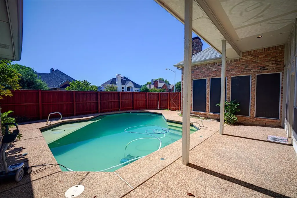 7200 Elmswood Lane