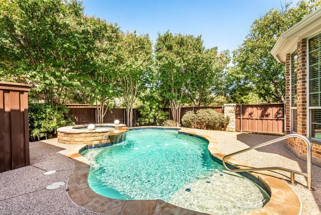 2361 Hedgewood Lane