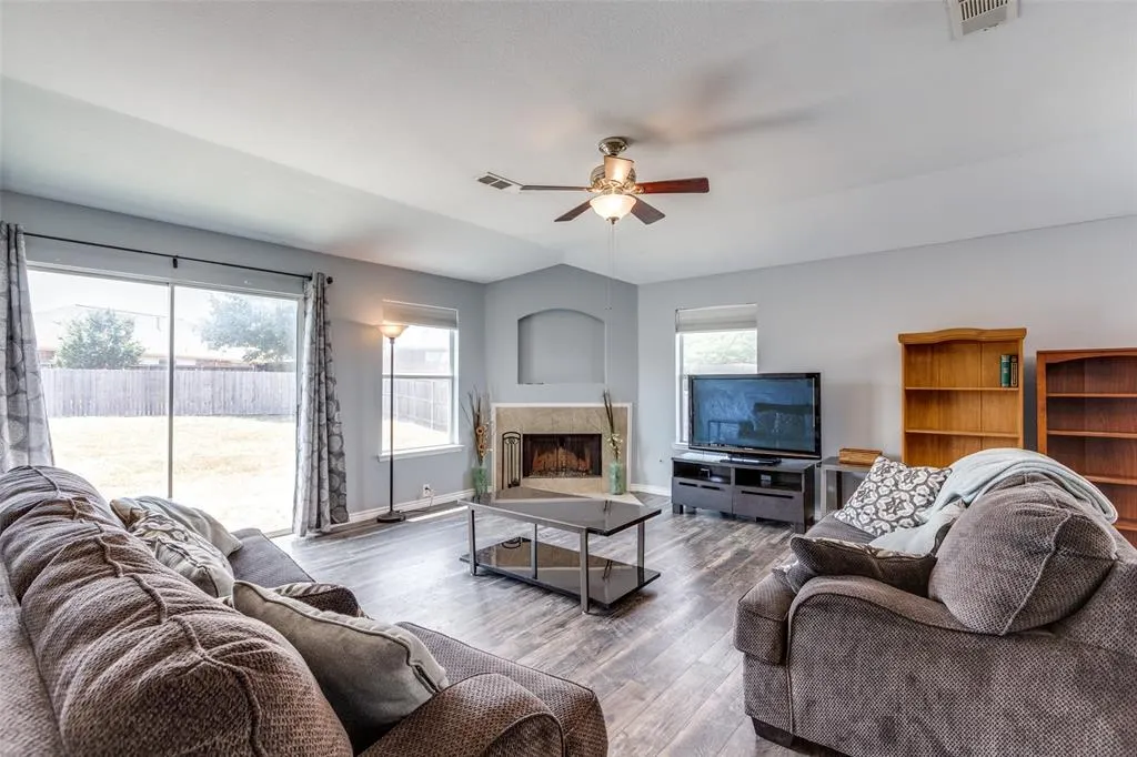 2402 Pheasant Run