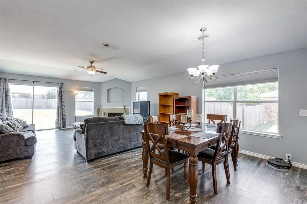 2402 Pheasant Run