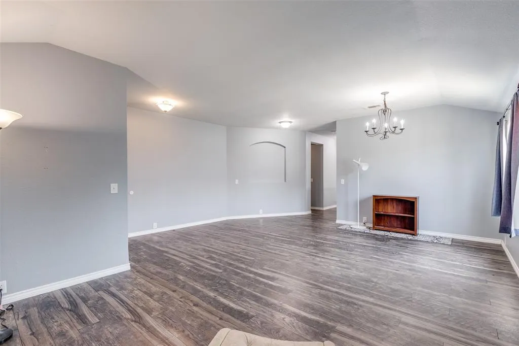 2402 Pheasant Run