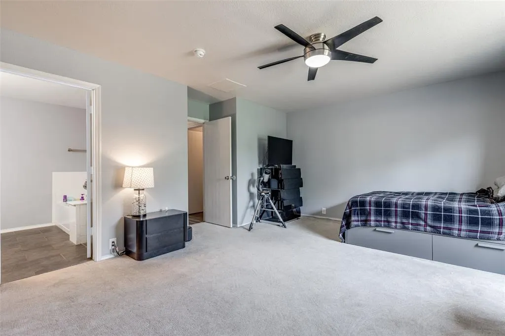 2402 Pheasant Run
