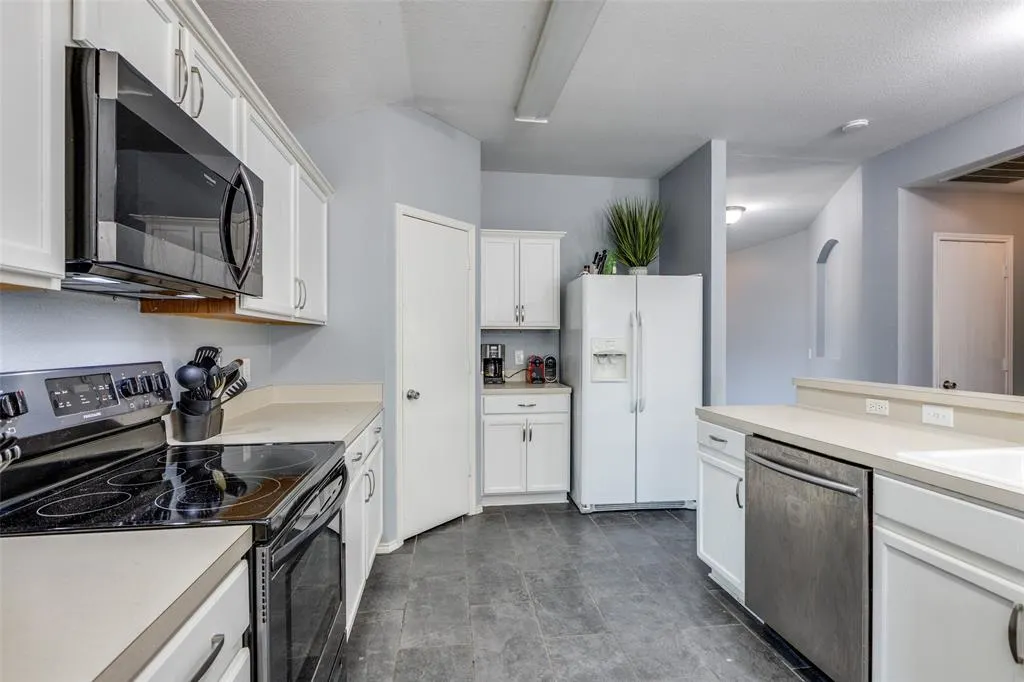 2402 Pheasant Run