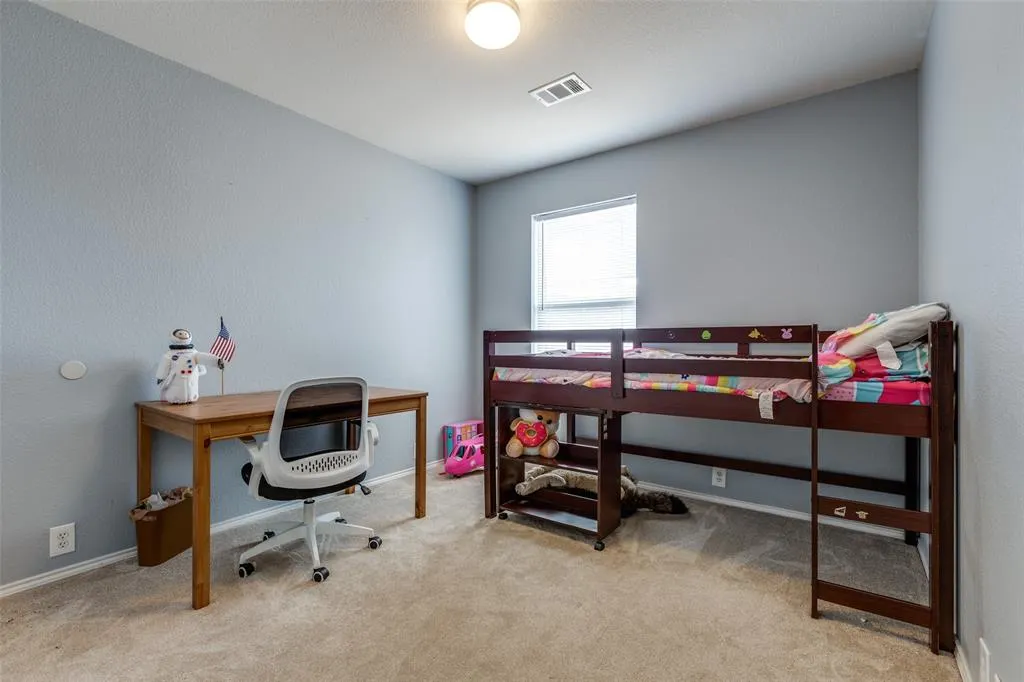 2402 Pheasant Run