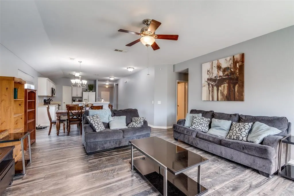 2402 Pheasant Run