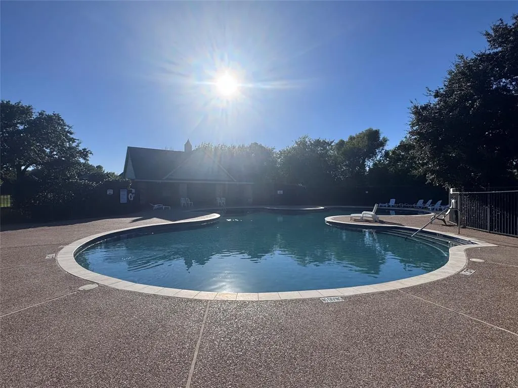 2402 Pheasant Run